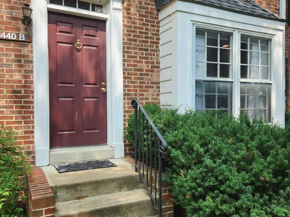 2440 S Walter Reed Dr #B, Arlington, VA 22206