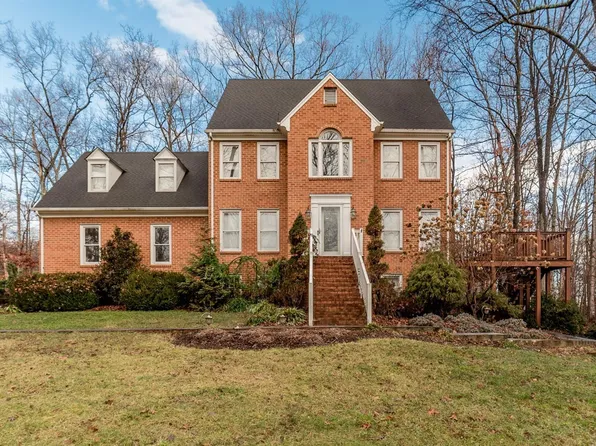 208 Chelsea Dr, Forest, VA 24551