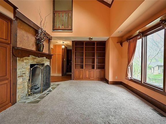 3rd image of 7403 NW Oak Dr