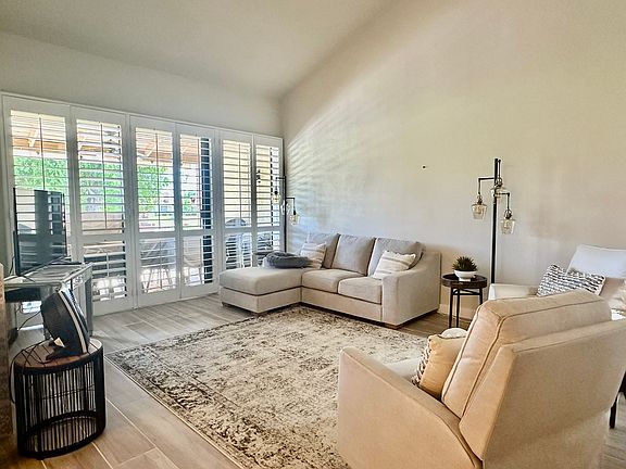 4th image of 246 Santa Barbara Cir