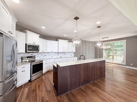2nd image of 2155 Savage Creek Dr