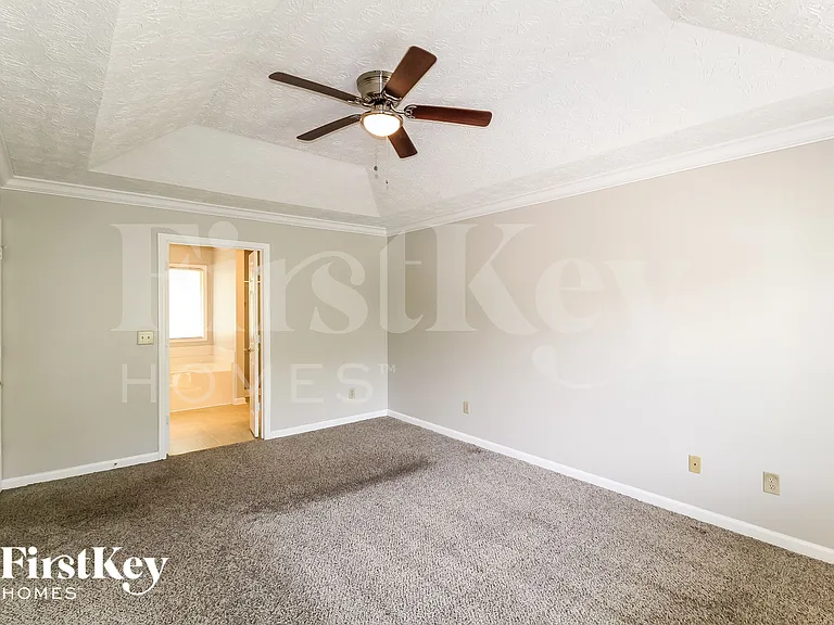 1845 Rockside Ln — Photo 9