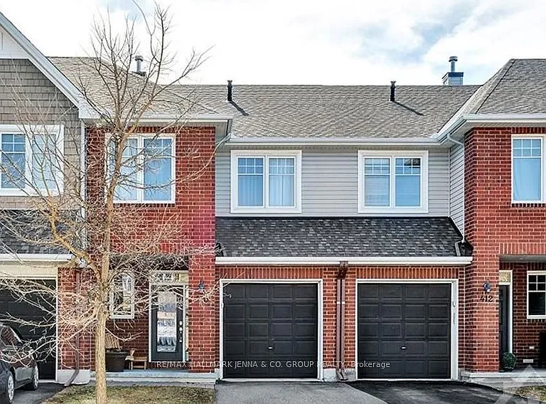 410 Stalwart Cres — Photo 1