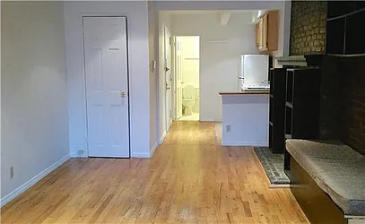 Rented by R New York