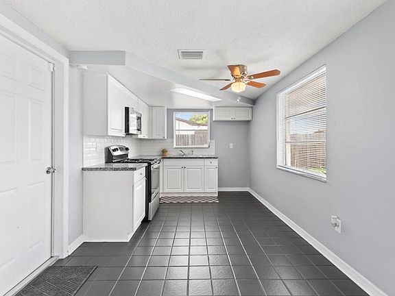 5th image of 1740 Dartmouth Dr