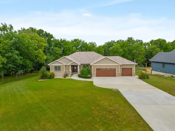1029 Harbor Ridge Rd, Nashua, IA 50658