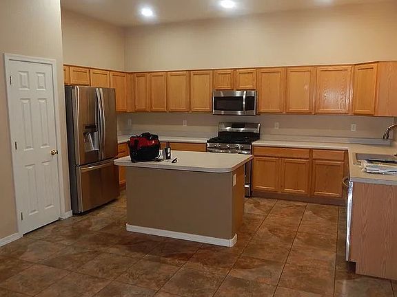 3rd image of 15058 S Camino Rio Puerco