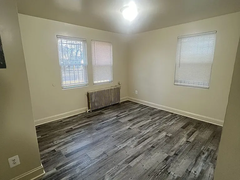 1615 Olive St SE — Photo 3