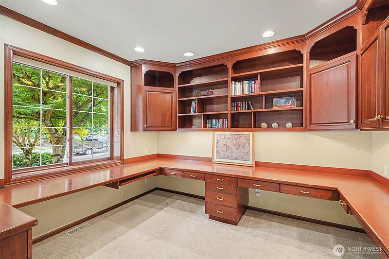 4th image of 16657 SE 49th Street
