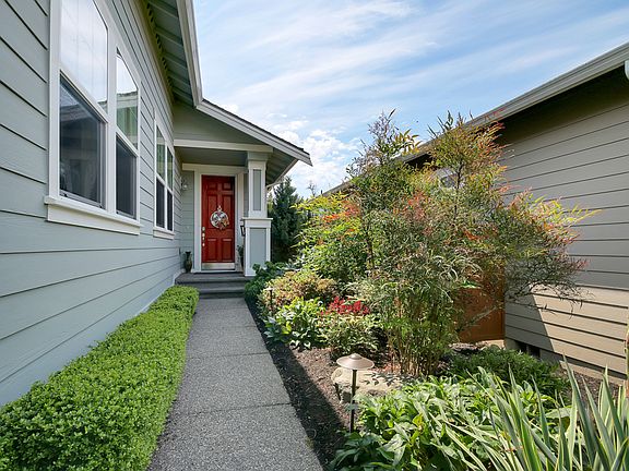 5th image of 8245 Vashon Dr NE