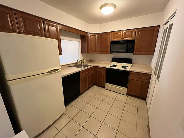 2 bed, $1,950 — Photo 1