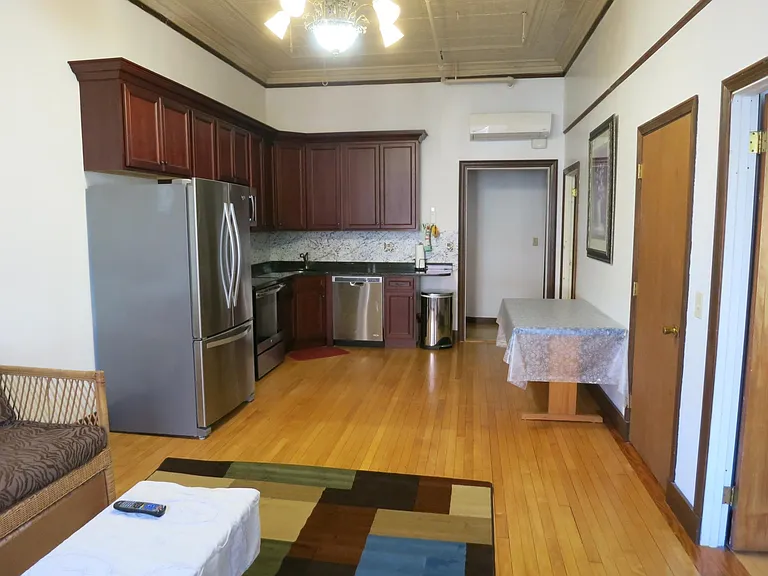 196 Exchange St — Photo 3