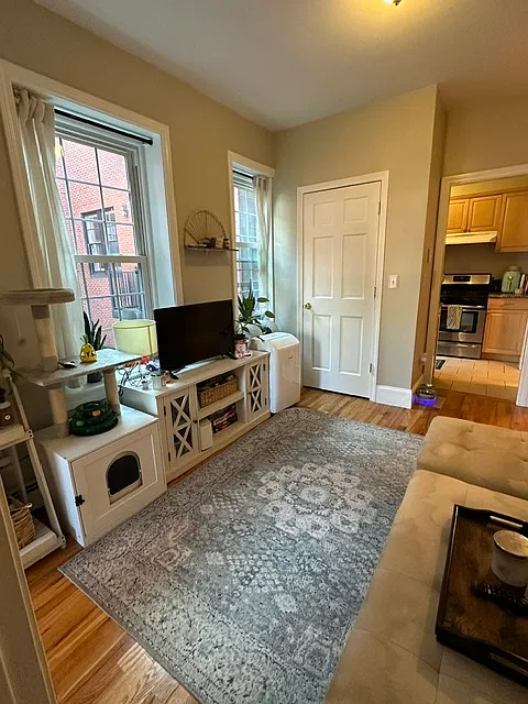 51 Phillips St — Photo 1