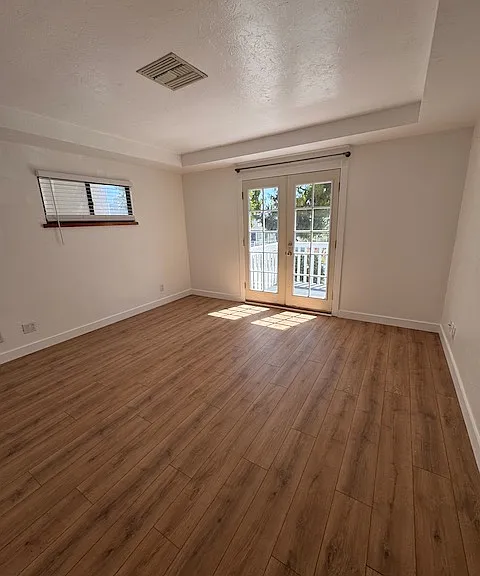 406 N Clementine St — Photo 7