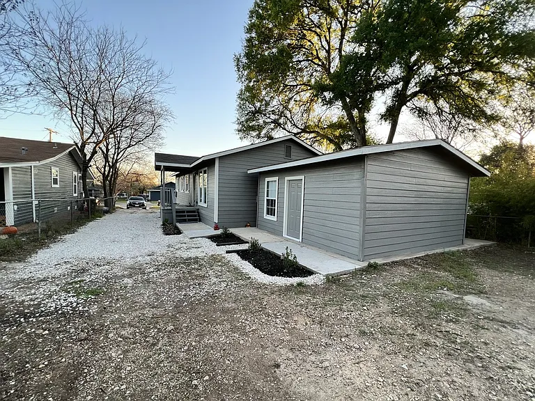 115 Plainview Dr — Photo 2