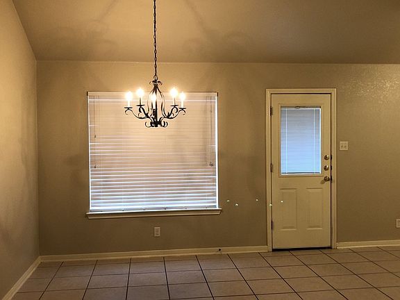 5th image of 5104 Heather Ln #B