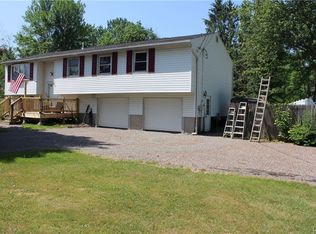 41 Center Rd, Pennellville, NY 13132
