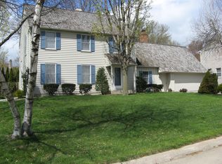 5 Heather Dr, Iowa City, IA 52245