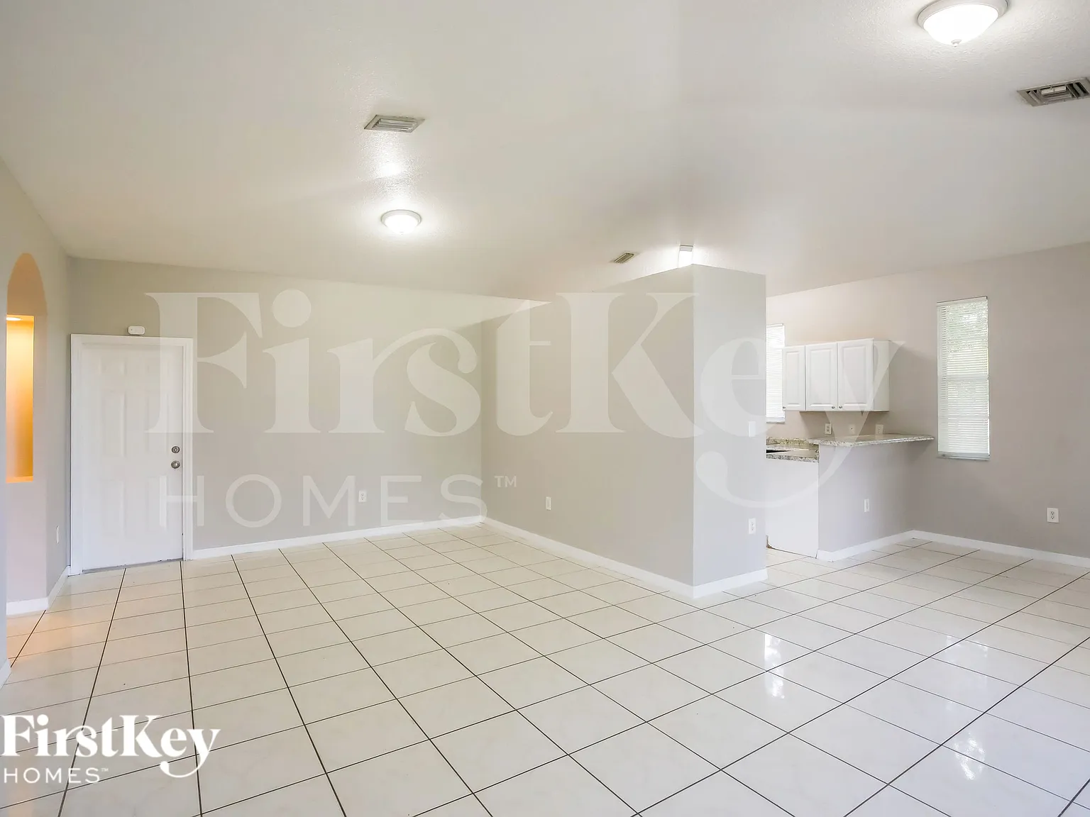 3 bed, 2.0 bath, 1968 sqft, $3,455 — Photo 2