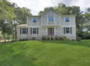 11 Jardine Ct, Morris Plains, NJ 07950