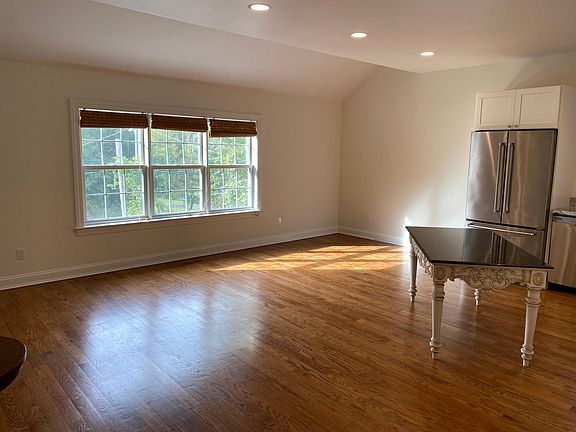 2nd image of 60 Buckingham Dr #60