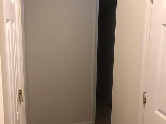 4th image of 1507 Creek Ct