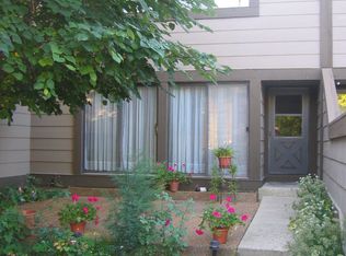 162 Aberdeen Ct, Geneva, IL 60134