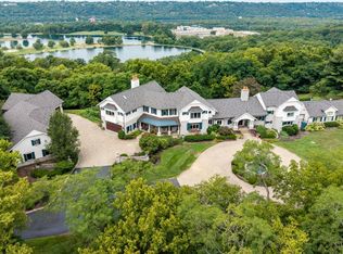 5 Twin Hills Ridge Dr, Cincinnati, OH 45230
