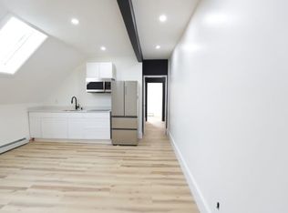 686 Broadway #3R, Pawtucket, RI 02860