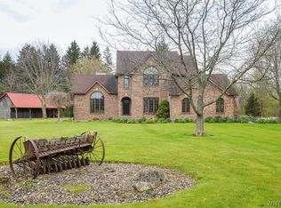 6923 Maple Rd, Akron, NY 14001