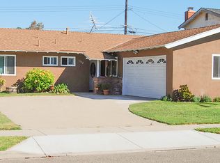 1132 Carson St, Costa Mesa, CA 92626