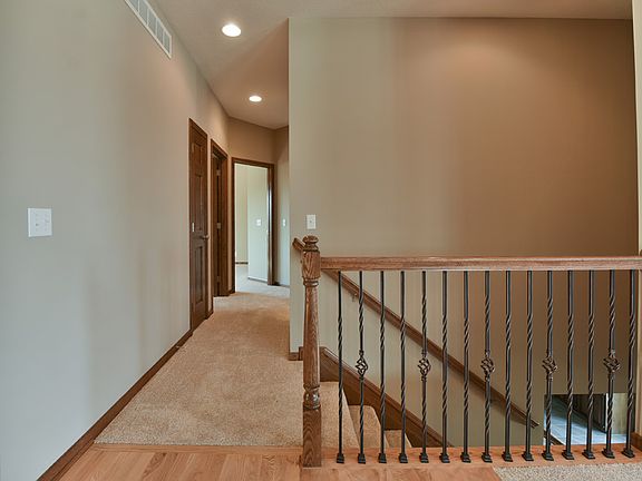 4th image of 18654 Schofield Dr