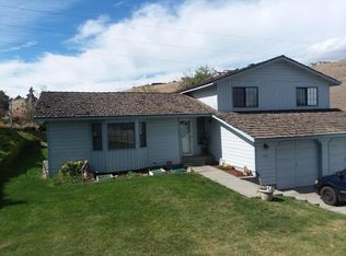 404 S 10th St, Selah, WA 98942