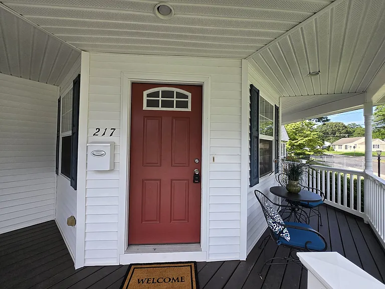 217 Alameda Ave — Photo 3