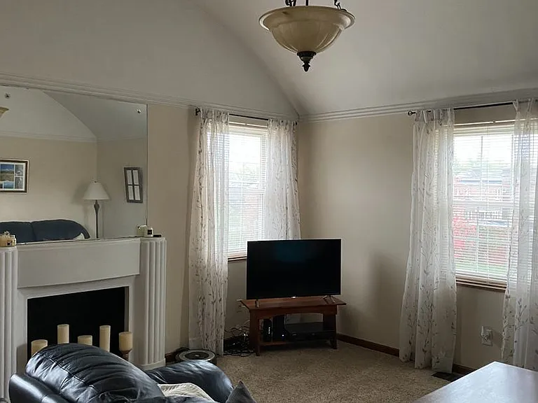 1720 Ashland Ave — Photo 1