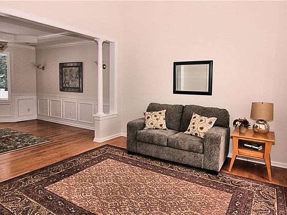 4th image of 24 Mount Eagle Dr
