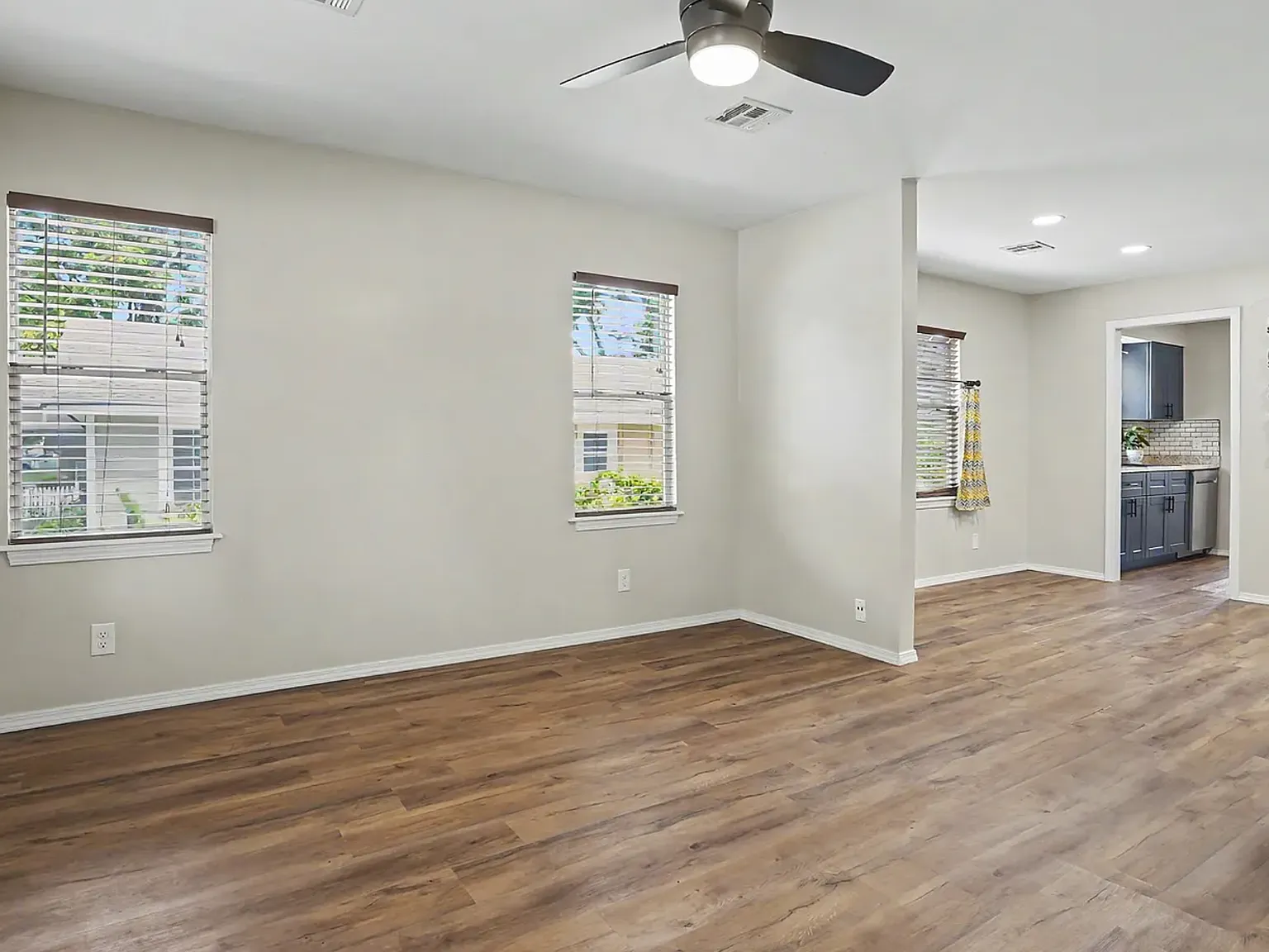 2 bed, 884 sqft, $1,850 — Photo 4