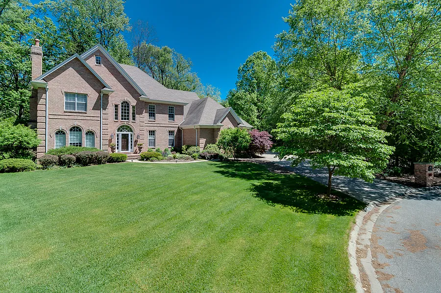 51790 Oakbrook Ct photo 1