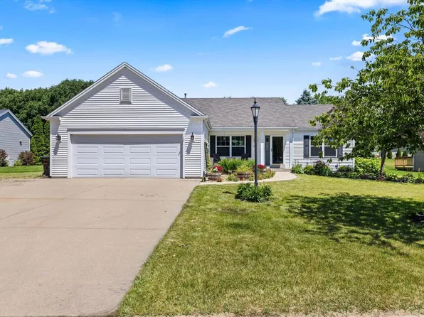 2527 Chelsea COURT, East Troy, WI 53120