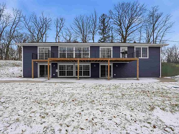 5th image of 2040 N Dubuque Rd