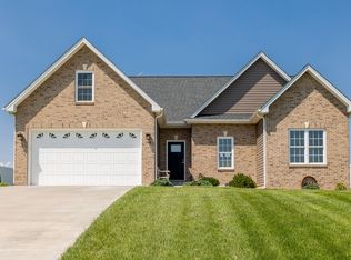 146 Rhodes Hill Dr, Dayton, VA 22821