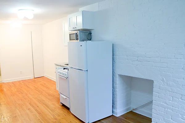 Rented by Urban Real Estate Inc | media 8