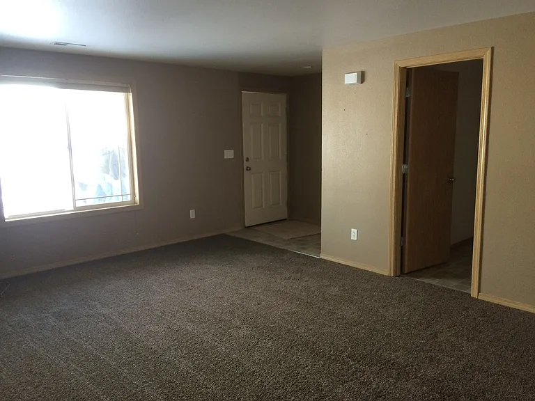 1900 Leanne Ave — Photo 1