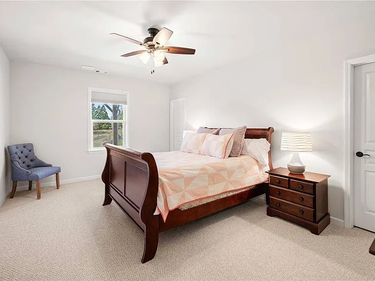 496 Spring View Dr — Photo 21