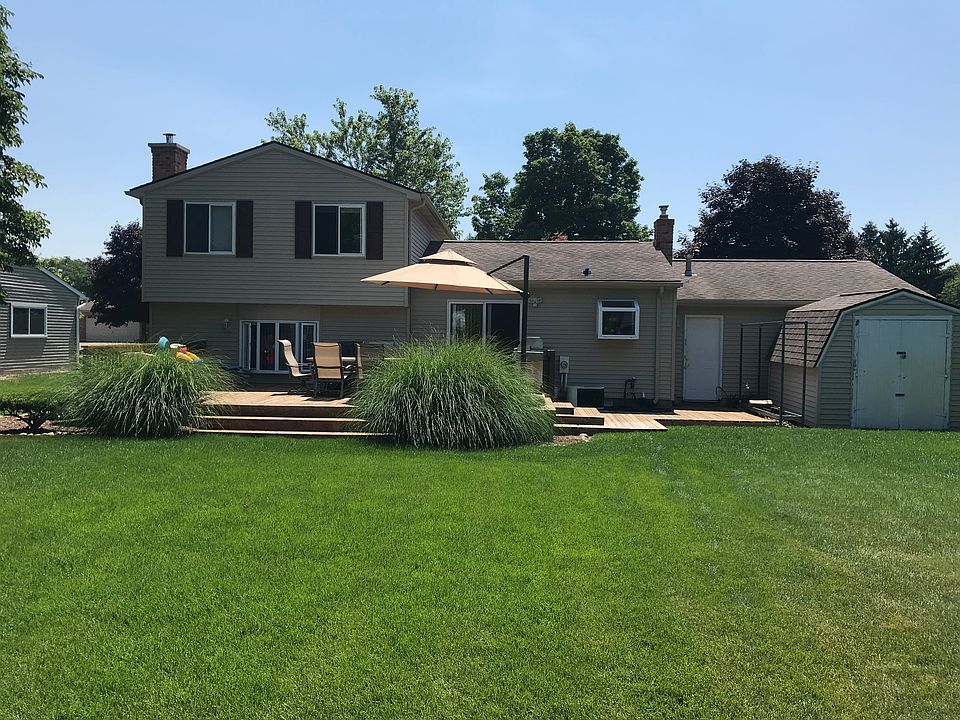 2nd image of 9056 Sussex St