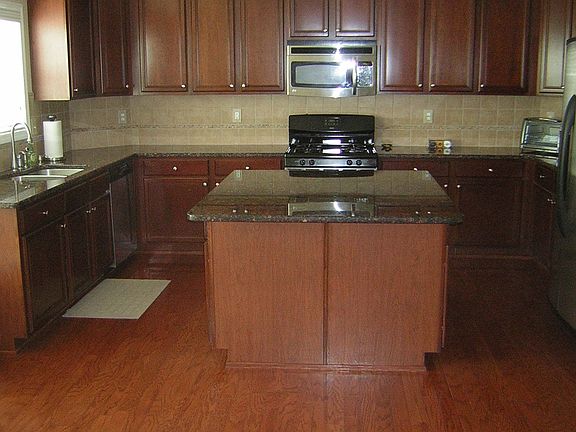 5th image of 1021 Forest Creek Dr