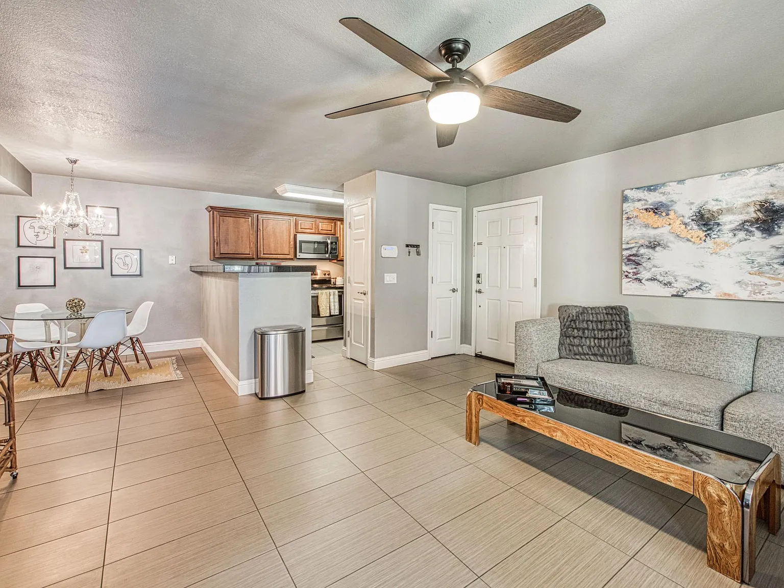 2909 E Huntington Blvd — Photo 2