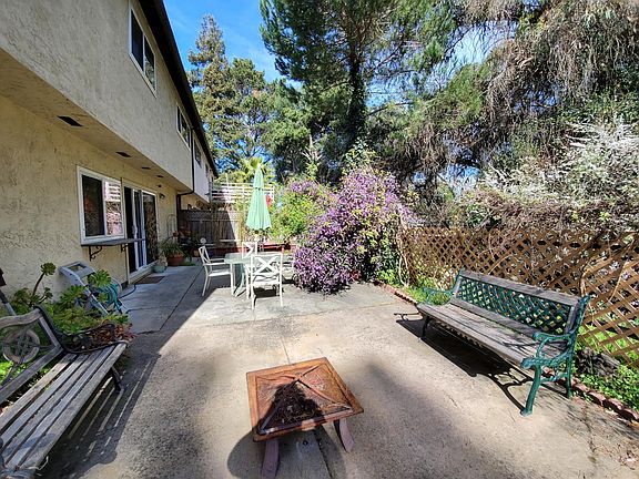 5th image of 16 Parkridge Ct