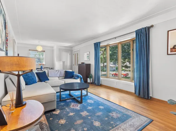 1210 Sumter Ave N, Golden Valley, MN 55427