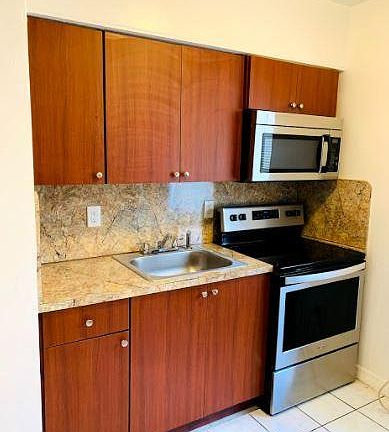 4th image of 4-2030 NE 162nd St Unit 4